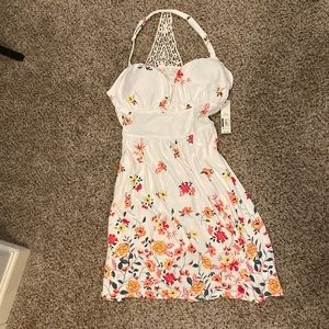 Juniors /Misses - White Floral Sun Dress, size Large (11-13).